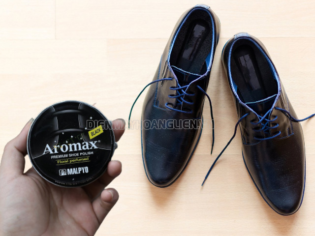 Xi đánh giày đen Aromax